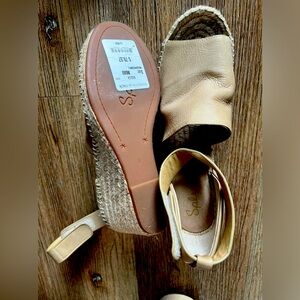 Splendid wedge NEW !!! Size 8 never been worn!